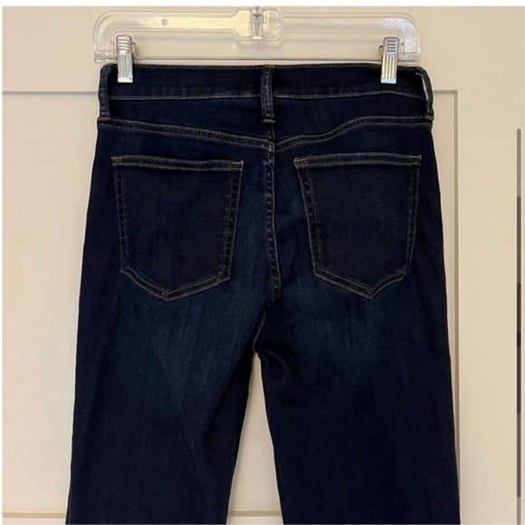 J Crew 9" HIGH RISE toothpick jean in Point Lake wash - Picture 5 of 9
